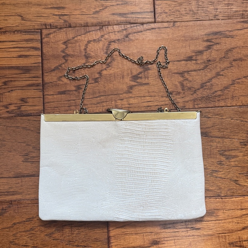 Vintage White Lizard-Texture Evening Clutch with Gold Frame and Chain